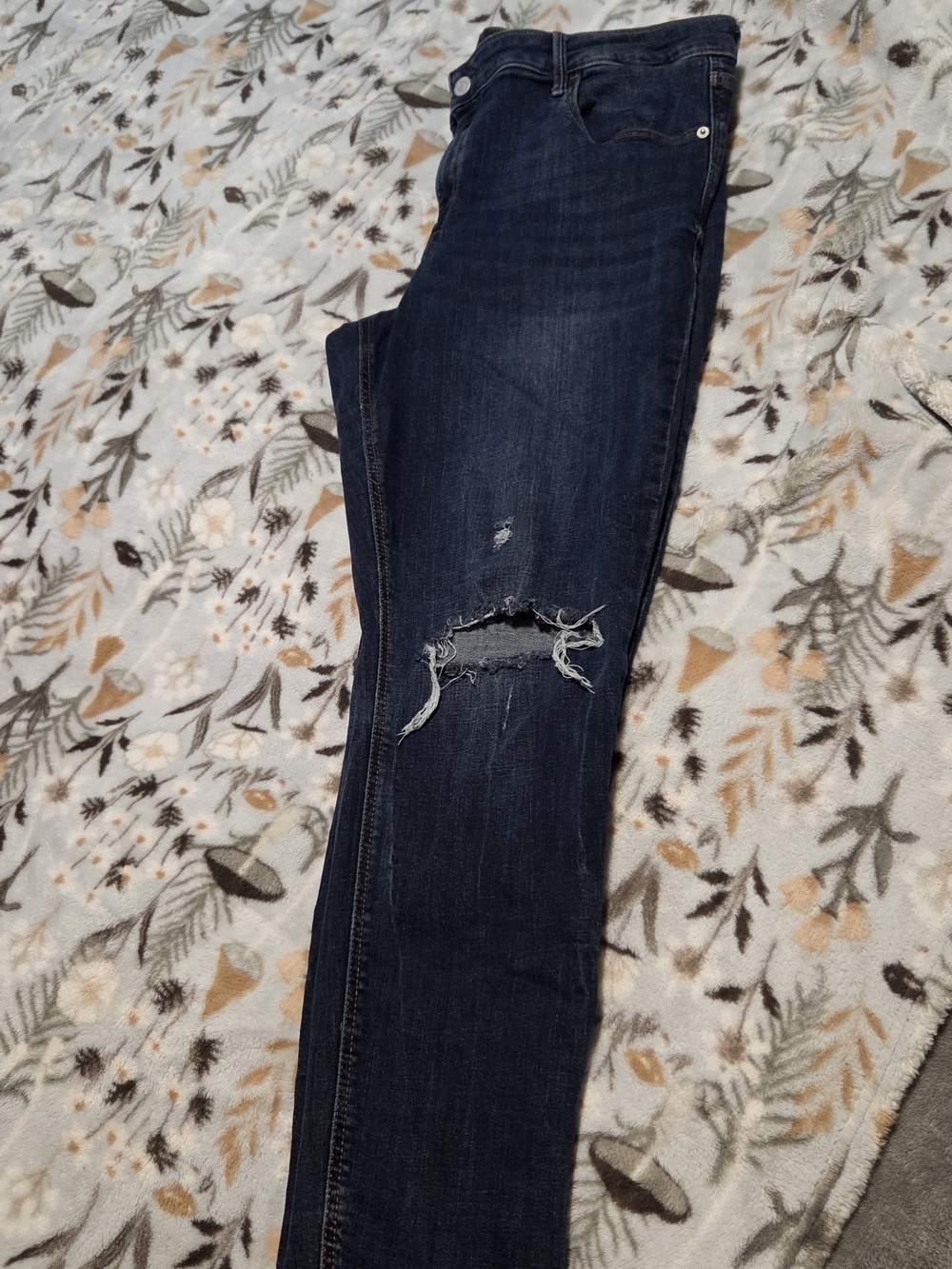 Old Navy Dark Blue Distressed Skinny Jeans